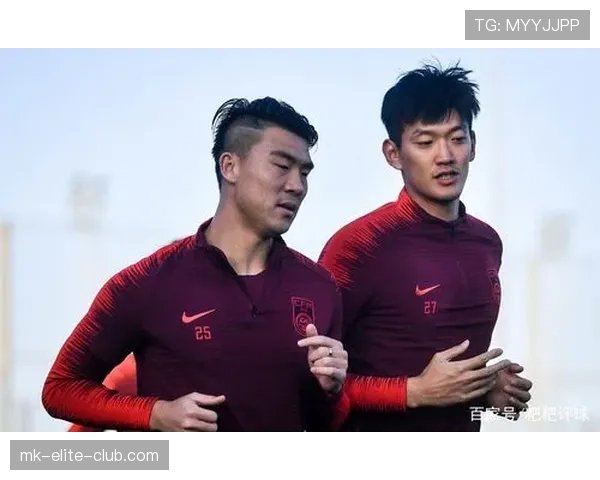 伊朗男足备战亚洲杯关键阶段，积极演练战术体系，核心球员状态提升显著